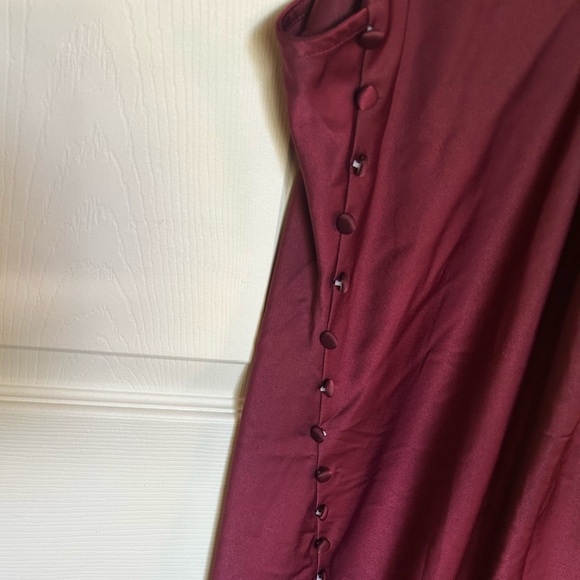 Forever 21 maroon button accent midi dress - Picture 2 of 4